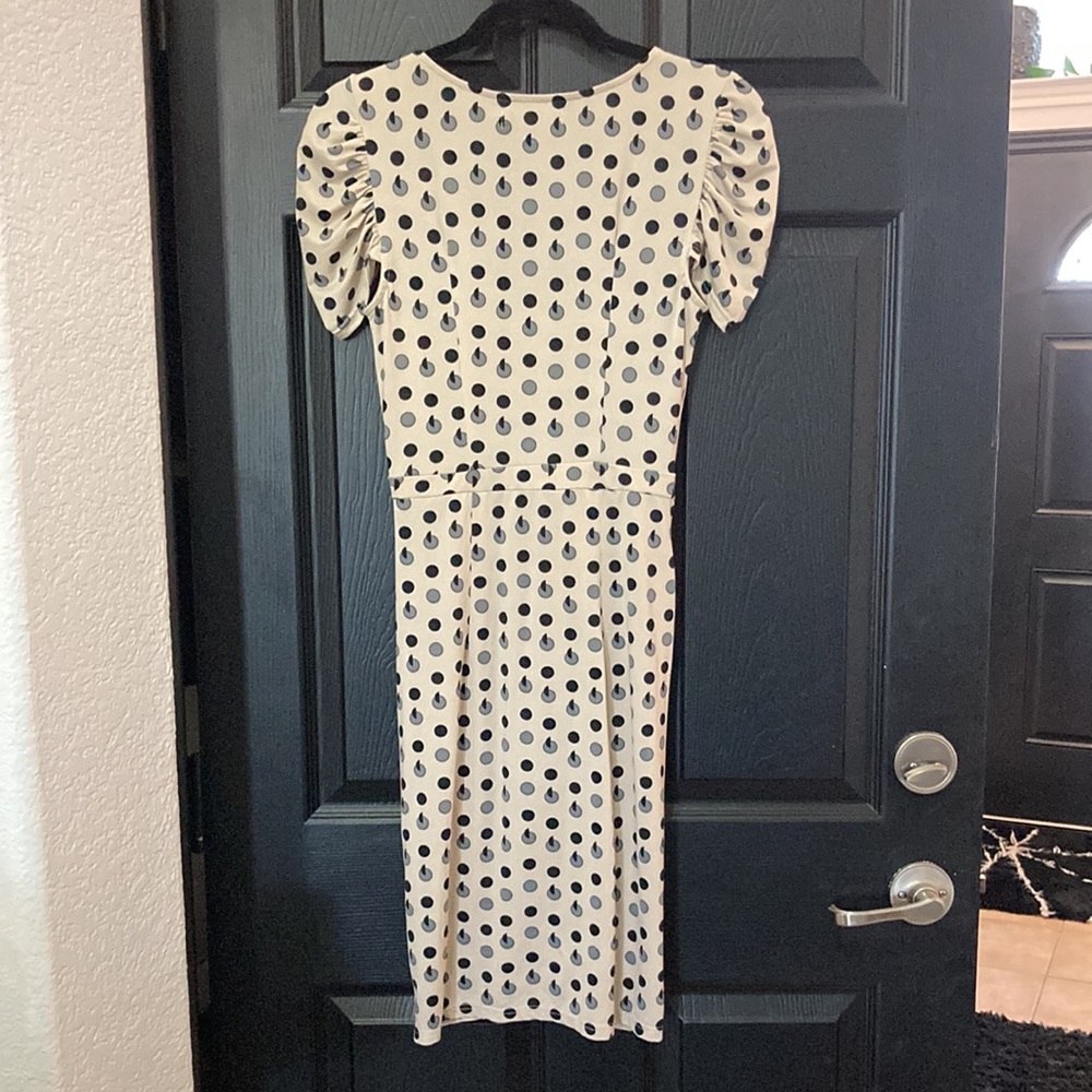 SunnyGirl🖤Womens Light Tan Short Sleeve Dress Size Sm Excellent condition - Picture 8 of 10
